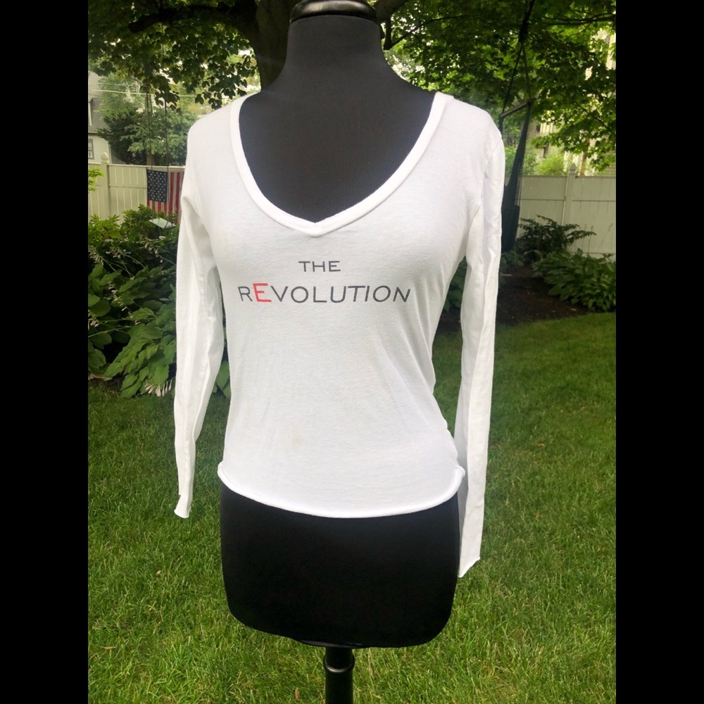 Lightweight revolution long sleeve v neck top